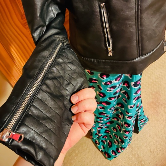 Faux leather Moto jacket with faux fur interior - Picture 4 of 5